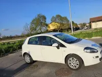 Usata Fiat Grande Punto 77 CV (56 kW) 2012 Bianco Utilitaria