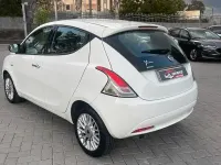 Usata Lancia Ypsilon 69 CV (50 kW) 2015 Bianco Utilitaria