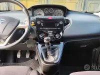 Usata Lancia Ypsilon 69 CV (50 kW) 2015 Bianco Utilitaria