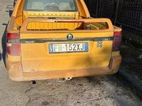Usado Skoda Felicia 75 CV (55 kW) 1998 Amarillo Berlina