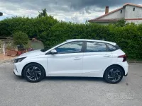 Usata Hyundai i20 84 CV (61 kW) 2023 Bianco pastello Utilitaria