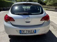 Usata Opel Astra Cosmo 95 CV (69 kW) 2011 Berlina