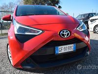 Usata Toyota Aygo Cool 72 CV (52 kW) 2022 Rosso Utilitaria
