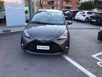 Usata Toyota Yaris Active 72 CV (52 kW) 2019 Grigio Berlina