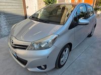 Usata Toyota Yaris Lounge 90 CV (66 kW) 2014 Grigio Berlina