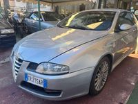 Usata Alfa Romeo GT Distinctive 150 CV (110 kW) 2004 Grigio Coupé