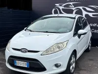 Usata Ford Fiesta Titanium 68 CV (50 kW) 2010 Bianco Berlina