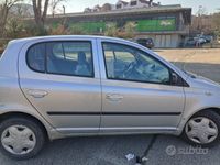 usata Toyota Yaris 1.0i 16V cat 5 porte