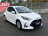 Usata Toyota Yaris Hybrid Active 92 CV (67 kW) 2021 Bianco Utilitaria