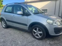 Usata Suzuki SX4 107 CV (78 kW) 2006 Grigio SUV