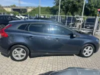 Usata Volvo V40 Momentum 120 CV (88 kW) 2017 Nero Berlina