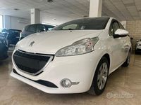 Usata Peugeot 208 Active 92 CV (67 kW) 2013 Bianco Utilitaria