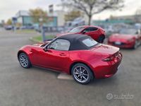 Usata Mazda MX5 Exclusive-Line 132 CV (97 kW) 2024 Soul red crystal Cabrio