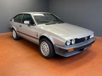 Usata Alfa Romeo GTV 129 CV (94 kW) 1983 Argento Coupé