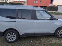 Usata Ford Tourneo 125 CV (91 kW) 2025 Monovolume