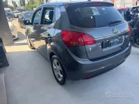 Usata Kia Venga 90 CV (66 kW) 2011 Grigio Utilitaria