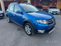 Usata Dacia Sandero Stepway 90 CV (66 kW) 2016 Blu Berlina