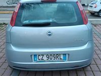 Usata Fiat Grande Punto Dynamic 90 CV (66 kW) 2006 Grigio Utilitaria