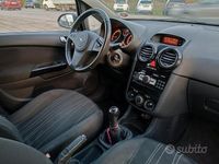 Usata Opel Corsa 80 CV (58 kW) 2010 Nero Utilitaria