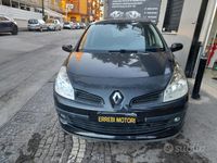 Usata Renault Clio II Dynamique 74 CV (54 kW) 2008 Nero Berlina