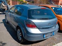 Käytetty Opel Astra 60 HP (44 kW) 2007 Harmaa Sedan