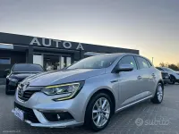 Usata Renault Mégane IV Business 116 CV (85 kW) 2020 Grigio Berlina