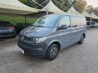Usata VW Caravelle 110 CV (80 kW) 2022 Grigio scuro Furgone