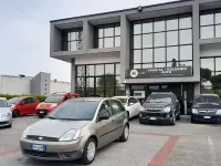 Gebraucht Ford Fiesta Ambiente 75 PS (55 kW) 2003 Grau Kleinwagen