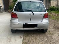 Usata Toyota Yaris 2005 Grigio Utilitaria