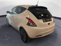 Usata Lancia Ypsilon Gold 69 CV (50 kW) 2023 Bianco Utilitaria