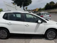 Usata Peugeot 2008 Access 68 CV (50 kW) 2013 Bianco SUV