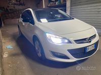Usata Opel Astra 60 CV (44 kW) 2013 Bianco Berlina