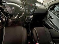 Usata Lancia Ypsilon 69 CV (50 kW) 2016 Blu Utilitaria