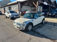 Usata Mini Cooper 120 CV (88 kW) 2009 Bianco Utilitaria