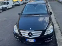 Usata Mercedes B200 140 CV (102 kW) 2011 Nero Utilitaria