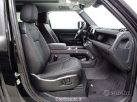 Usata Land Rover Defender SE Dynamic 200 CV (147 kW) 2025 Nero SUV