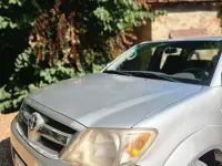 Usata Toyota HiLux 90 CV (66 kW) 2006 Grigio Pick-up