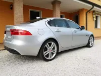 Usata Jaguar XE Portfolio 180 CV (132 kW) 2016 Grigio Berlina