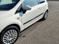 Usata Fiat Punto Evo 69 CV (50 kW) 2011 Bianco Utilitaria