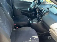 Usata Lancia Ypsilon 69 CV (50 kW) 2013 Nero Utilitaria