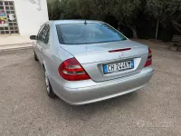 Usata Mercedes E270 177 CV (130 kW) 2003 Grigio Berlina