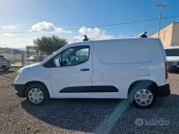 Usata Opel Combo Edition 102 CV (75 kW) 2021 Bianco Monovolume