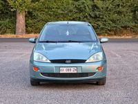 Usata Ford Focus Ghia 100 CV (73 kW) 2002 Blu Berlina