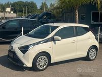 Usata Toyota Aygo Connect Style 72 CV (52 kW) 2021 Bianco Utilitaria