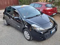 Usata Renault Clio III 75 CV (55 kW) 2011 Nero Berlina