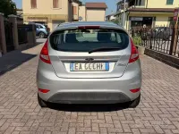 Usata Ford Fiesta 97 CV (71 kW) 2009 Grigio Utilitaria