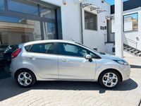 Usado Ford Fiesta Titanium 70 HP (51 kW) 2012 Prateado Citadino
