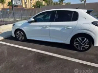 Usata Peugeot 208 101 CV (74 kW) 2022 Bianco Utilitaria