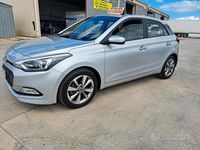 Usata Hyundai i20 Style 75 CV (55 kW) 2015 Grigio Berlina