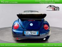 Usata VW New Beetle 104 CV (76 kW) 2005 Blu Utilitaria